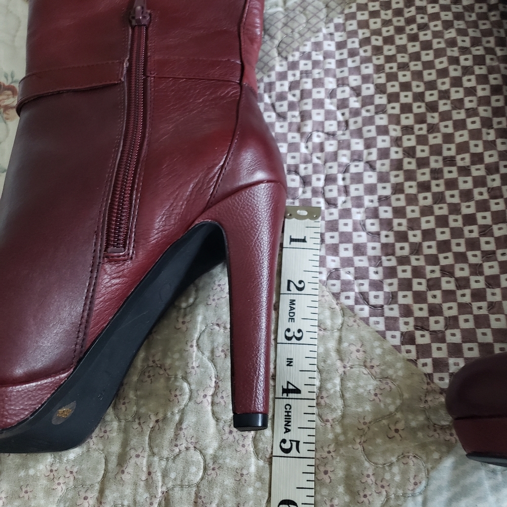 Jessica Simpson boots - Picture 11 of 13